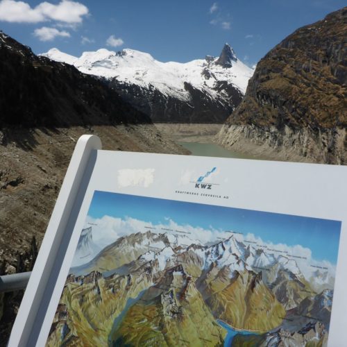 Panorama mit Rheinwaldhorn (ganz links) und Zerfreilahorn rechs