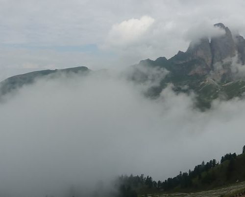 Geiserlgruppe im Nebel