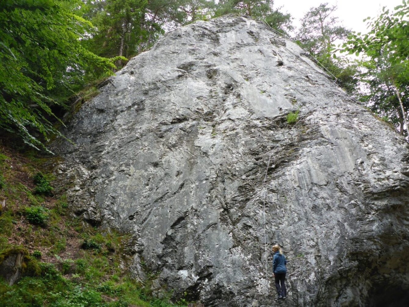 Klettergarten Sut Rens, 7 Routen, 20m Höhe. Inkl. Klettersteig und Abseilstelle.