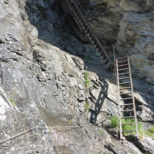 Aufstieg in die Höhle