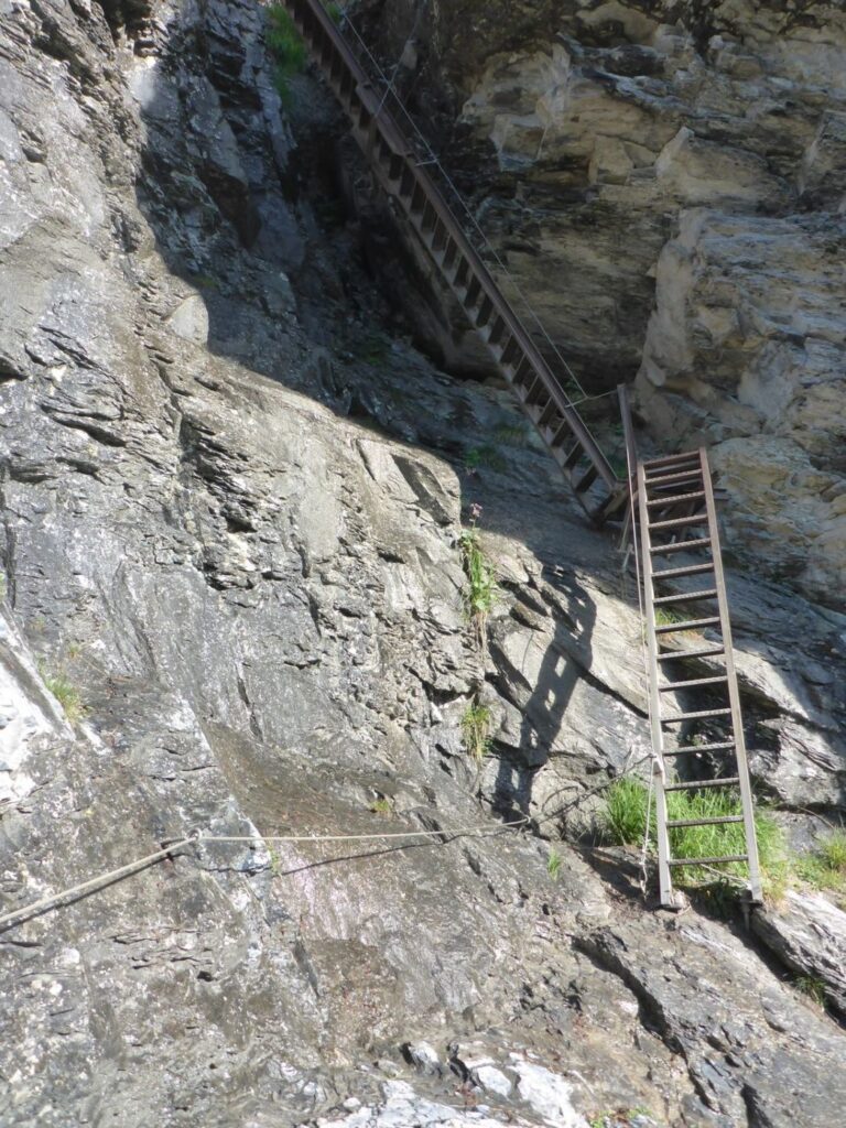 Aufstieg in die Höhle