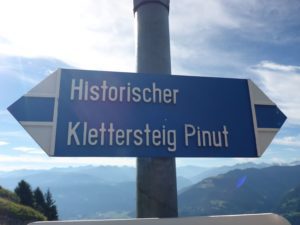 Wegmarkierung Historischer Klettersteig Pinut