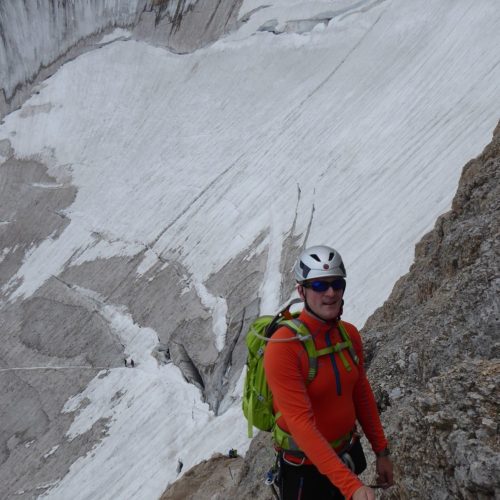 Toby im Klettersteig auf der Normalroute