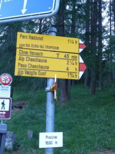 Abzweigung bei Prasüras (rechts)