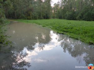 Strasse bei Thurenpünten überflutet