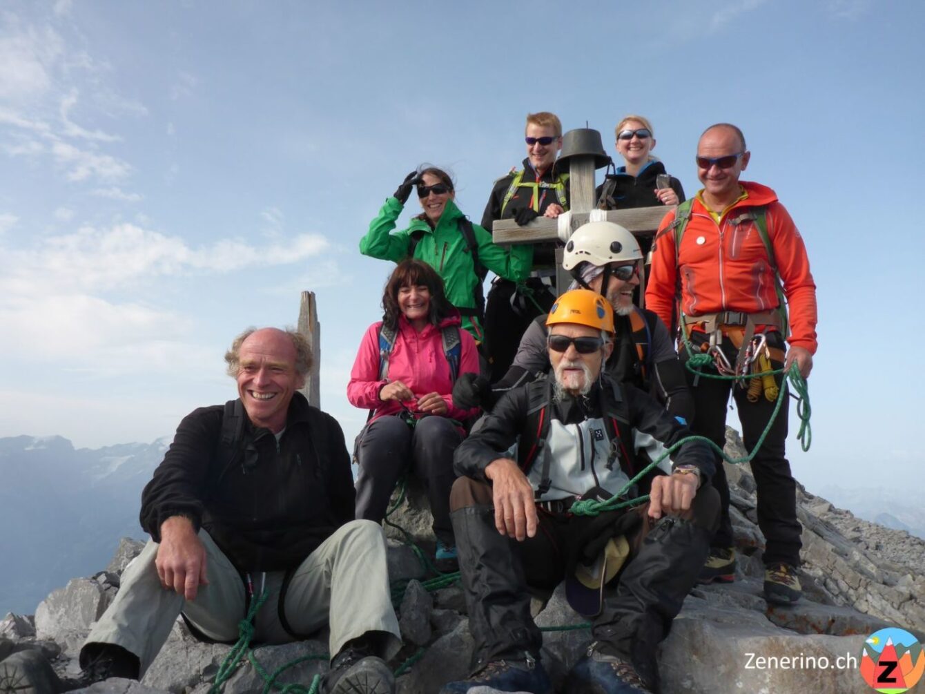 Gipfelfoto Seilschaft mit Bergführer Thomas