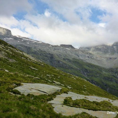 Aussicht Richtung Schwarzhorn und Furggeltihorn