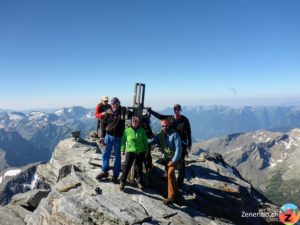 Gruppen Gipfelfoto Rheinwaldhorn