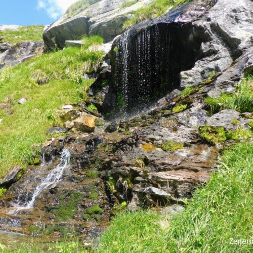Erfrischende Dusche Zapporthütte