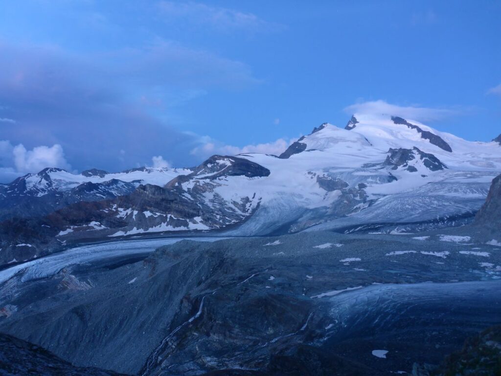 Strahlhorn im der Morgendämmerung