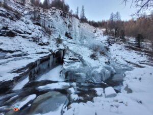 Zustieg Flussabschnitt Hotelwand