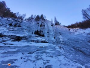 Gesamtansicht Hotelwand Avers-Cresta